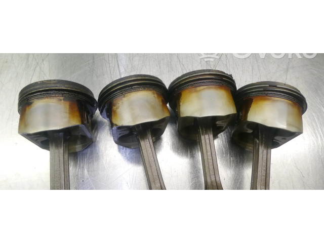 Поршень с шатуном K4M696 Dacia Duster 1.6