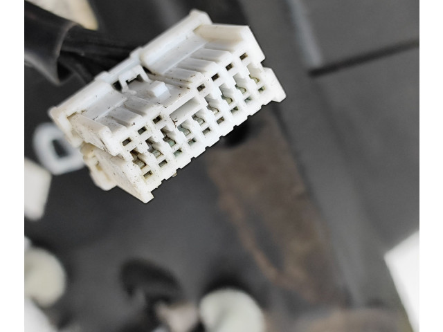 Зеркало электрическое Nissan Titan - года