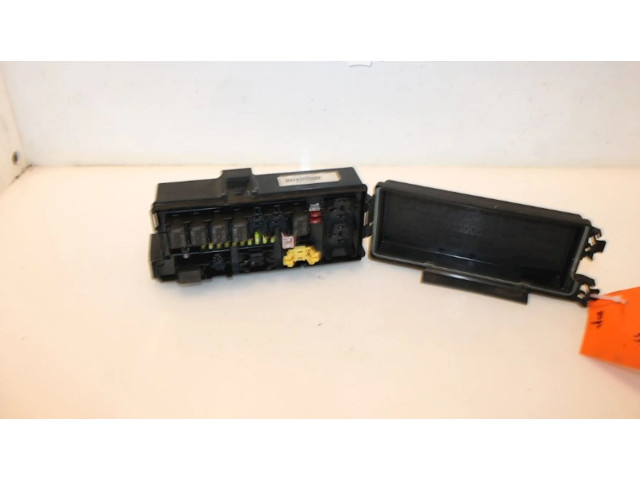 Блок предохранителей 04692073AB, 04692073AB Jeep Grand Cherokee (WK)