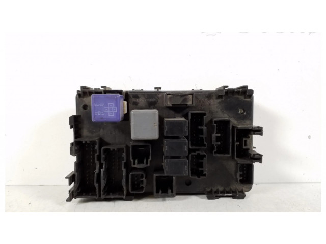 Pojistková skříňka Toyota Matrix (E130) 2002