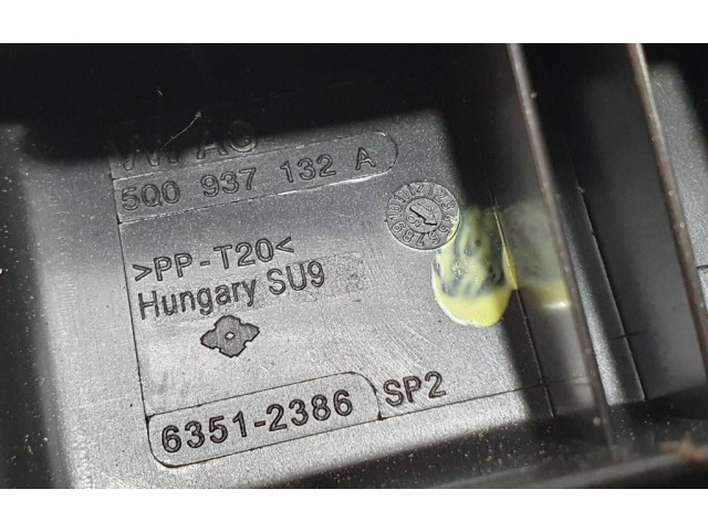 Блок предохранителей  5Q0907361C, 63512835   Volkswagen Golf VII    