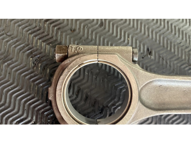 Píst Ford Kuga I pro naftový motor 2.0 DYZELIS