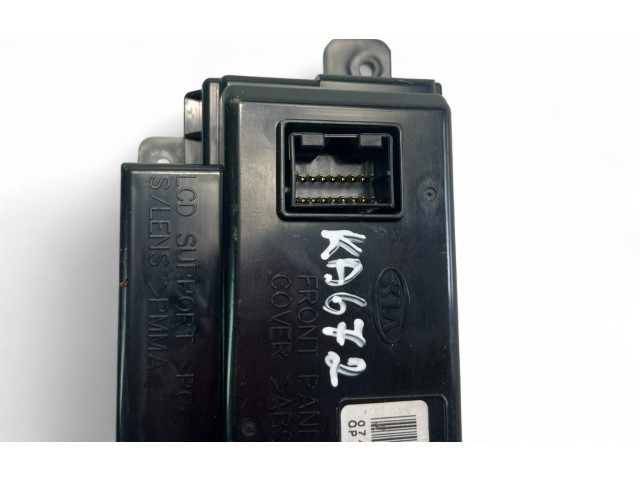 Дисплей    957101H100   KIA Ceed