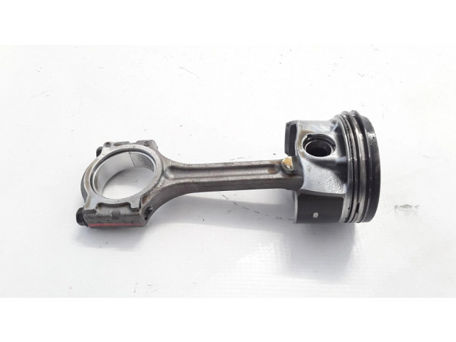  Поршень с шатуном  120A13899R  Renault Clio IV для бензинового двигателя 0.9