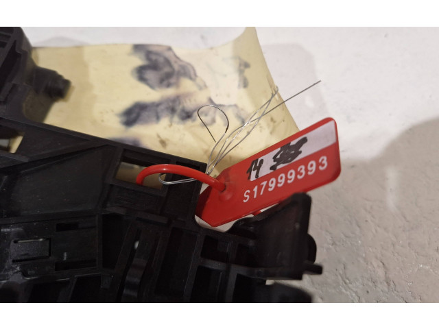 Блок предохранителей 13362767 Opel Meriva B