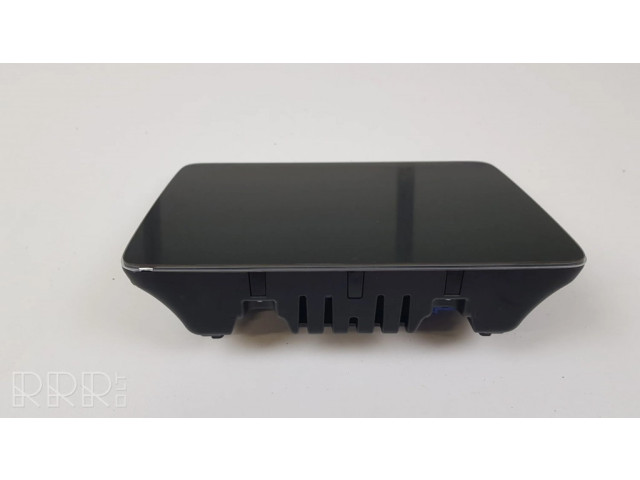 Радио/ проигрыватель CD/DVD / навигация