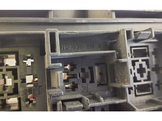   Pojistková skříňka 7P0937149, 7P0937211A   Porsche Cayenne (92A) 2012