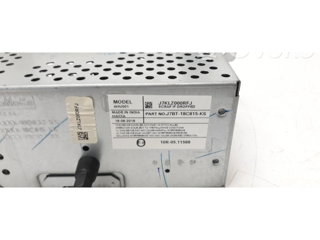 Радио/ проигрыватель CD/DVD / навигация