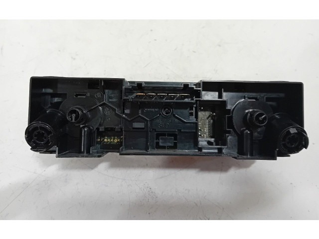 Блок управления климат-контролем    Skoda Fabia Mk3 (NJ)