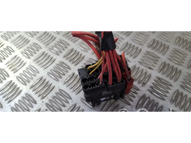 Блок предохранителей     Renault Clio II    