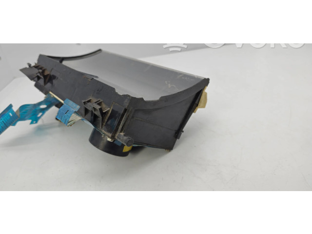 Přístrojová deska Volkswagen PASSAT B2 1987