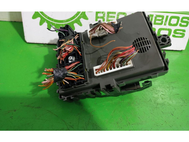 Блок предохранителей 96826374   Chevrolet Chevy Van      