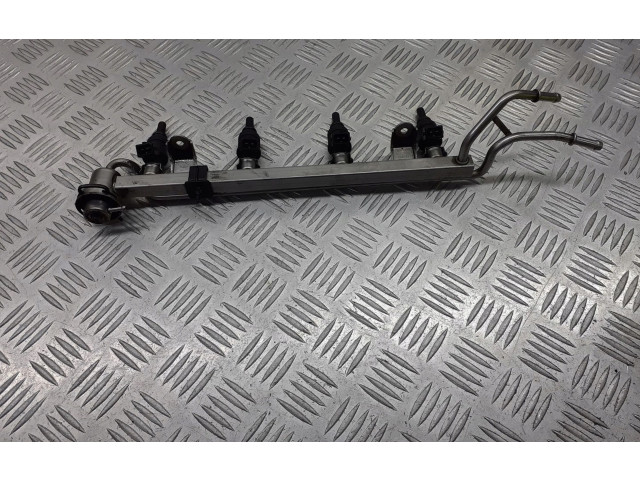 Топливная рампа 05A133317E   Audi A3 S3 8L  