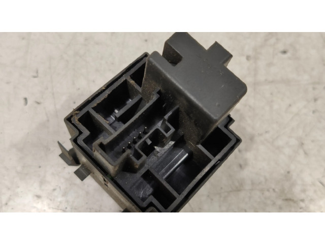 Включатель регулировки высоты фонарей