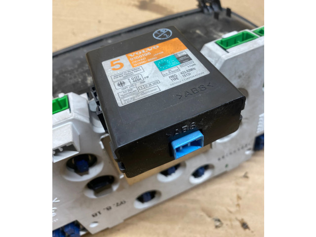 Панель приборов 9168138   Volvo S70  V70  V70 XC       