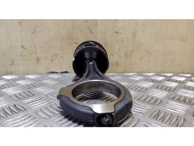 Píst 8340F Mercedes-Benz ML W164 pro naftový motor 3.0