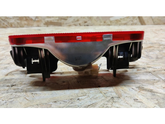 Дополнительный стоп сигнал Daihatsu Terios 21401