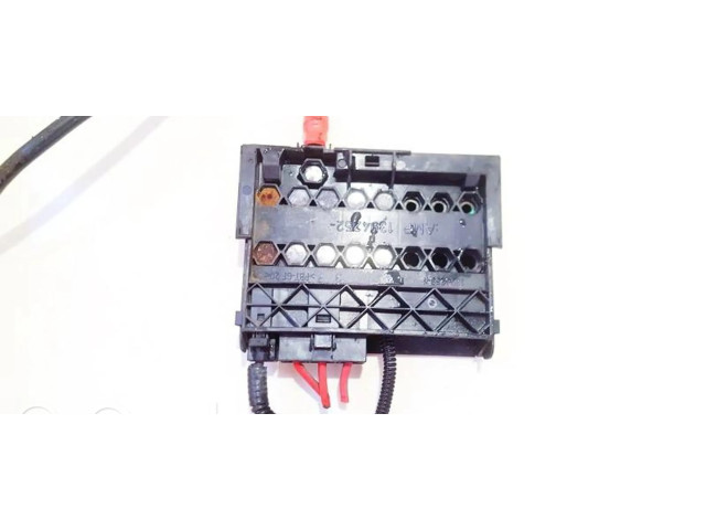 Блок предохранителей  1394252   Ford Fusion    