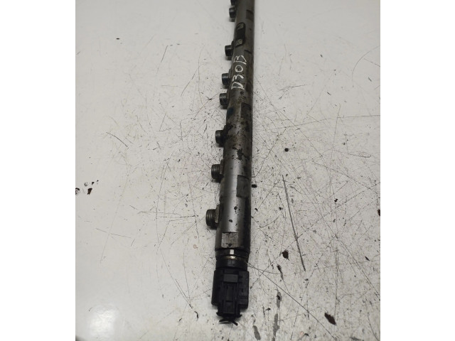 Vstřikovací lišta 7585411, 1353758541113 BMW X5 F15