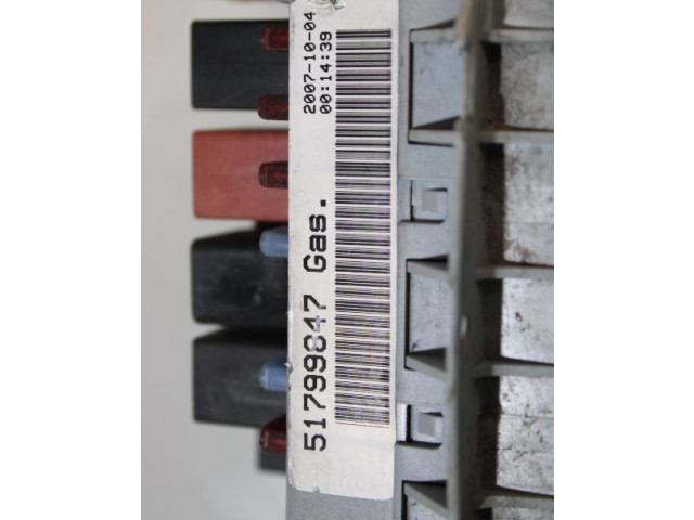 Блок предохранителей     Fiat Linea    