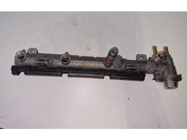 Топливная рампа 036133319 Audi A3 S3 8P для двигателя BLS