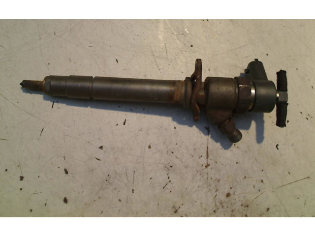 Форсунка 8658352, 8658352    Volvo V70  D5244T 