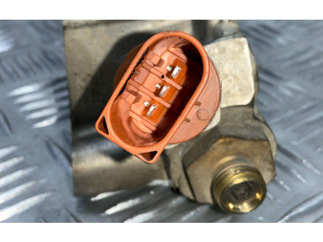 Топливная рампа 06J906051D Audi A1 для двигателя CAXA