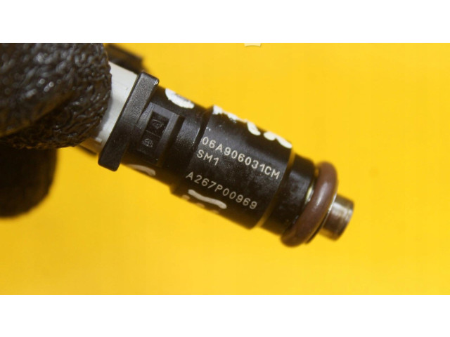 Форсунка 06A906031CM    Volkswagen Golf VIII   