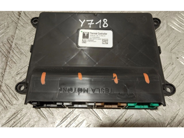 Блок управления климат-контролем 103421500A, Y718 Tesla Model S