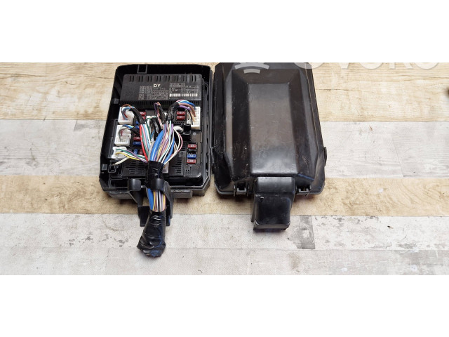 Блок предохранителей 284B94GB0A Infiniti Q50