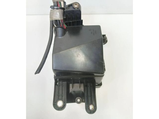 Блок предохранителей 3933 Lexus LS 430