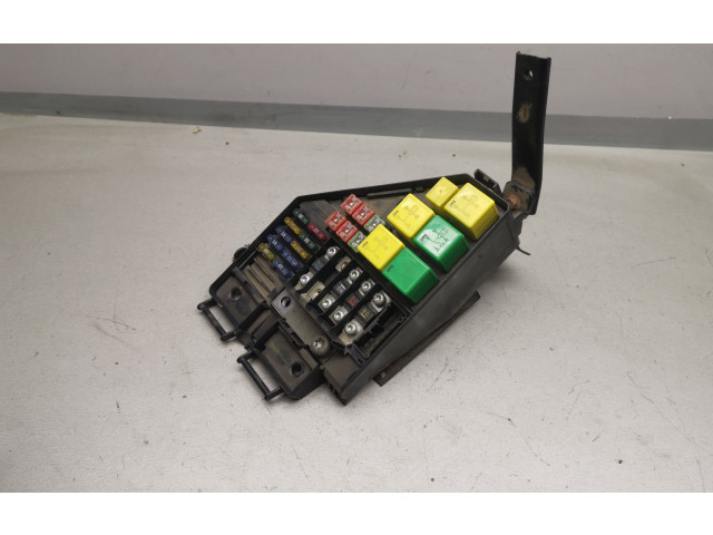 Блок предохранителей YQE103121   Rover 75    