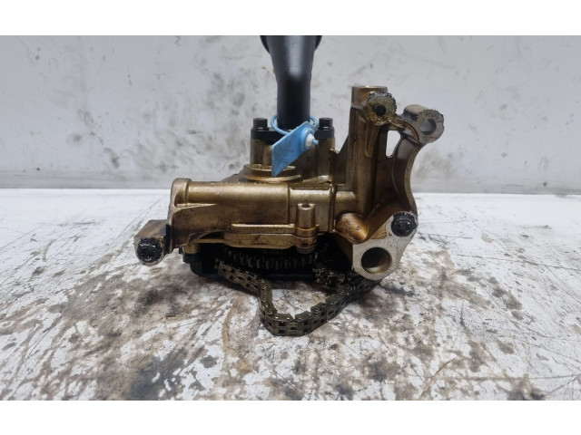 Масляный насос 03L115105C Audi A3 S3 8P