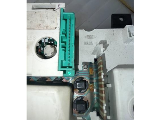 Панель приборов 700812857D Renault Clio I