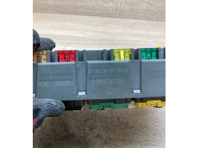 Блок предохранителей 518174701, YQE000050 Rover 75
