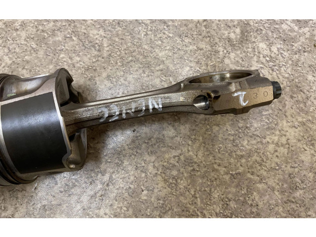 Píst 2AD, FHV Toyota Avensis T250