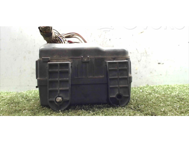 Блок предохранителей HR801576   Hyundai Sonata    