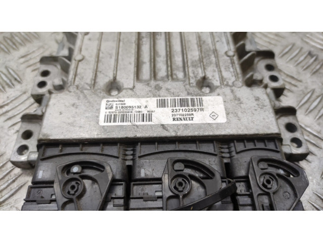 Комплект блоков управления 284B10990R, 237102597R   Dacia Lodgy