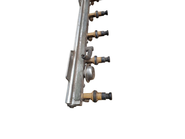 Топливная рампа 9186836   Volvo S80  