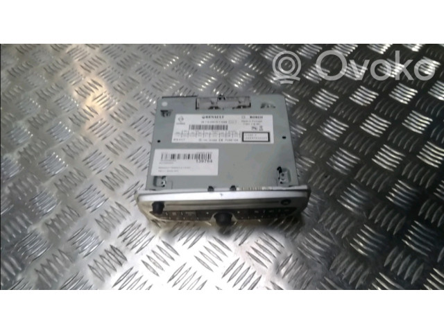 Радио/ проигрыватель CD/DVD / навигация