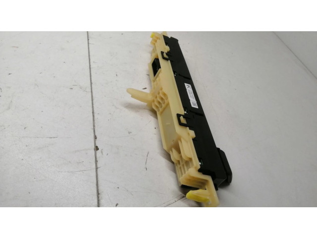 Дисплей 8395042080, 022200937 Toyota RAV 4 (XA40)