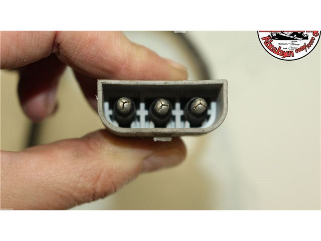 Моторчик стеклоочистителя 9151176    Volvo 960