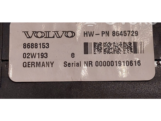 Блок предохранителей 8645729, 8688153 Volvo V70