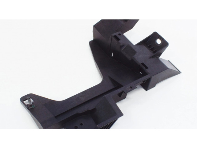 Передний держатель бампера