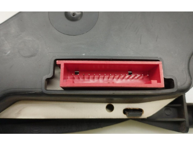 Přístrojová deska Renault Kangoo I 2003 8200176654