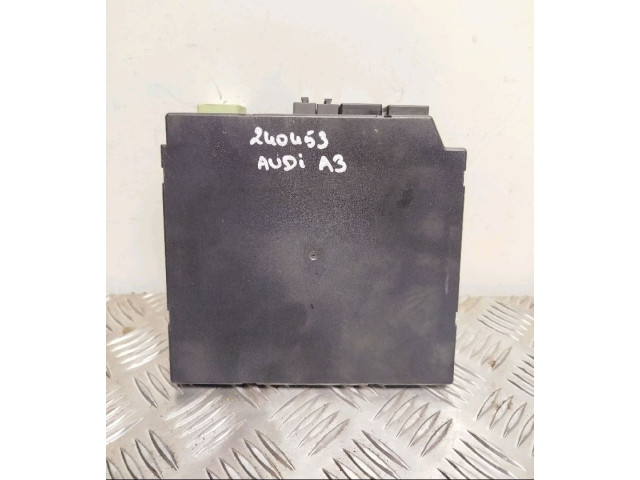 Блок предохранителей 8P0907063A   Audi A3 S3 8P    