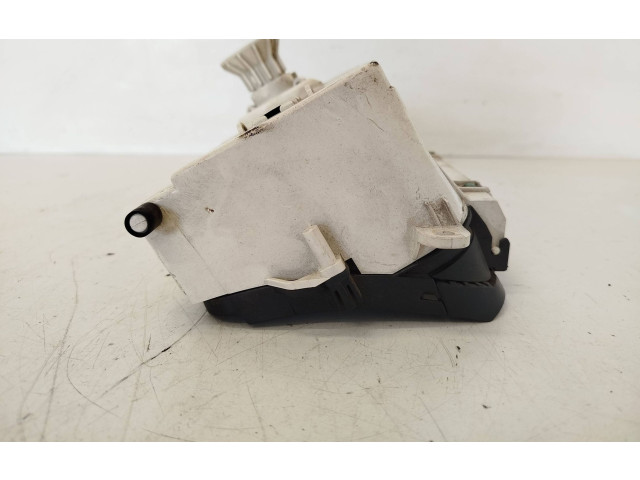 Панель приборов 81117788   Volkswagen PASSAT B4       