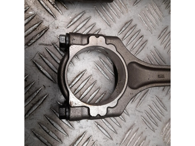 Píst Alfa Romeo Stelvio pro benzínový motor 2.0