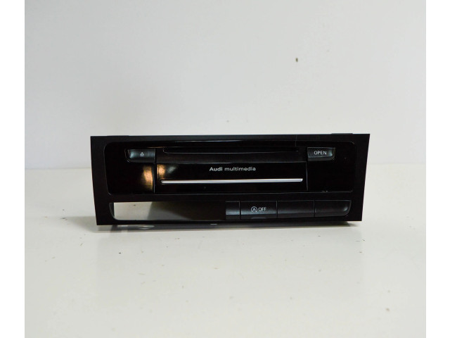 Радио/ проигрыватель CD/DVD / навигация