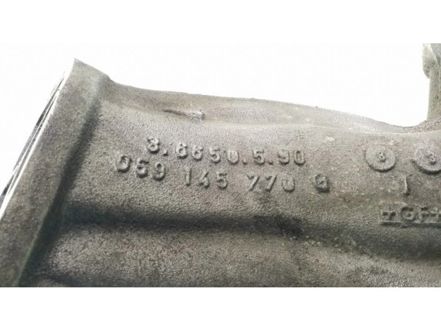 Другая деталь отсека двигателя